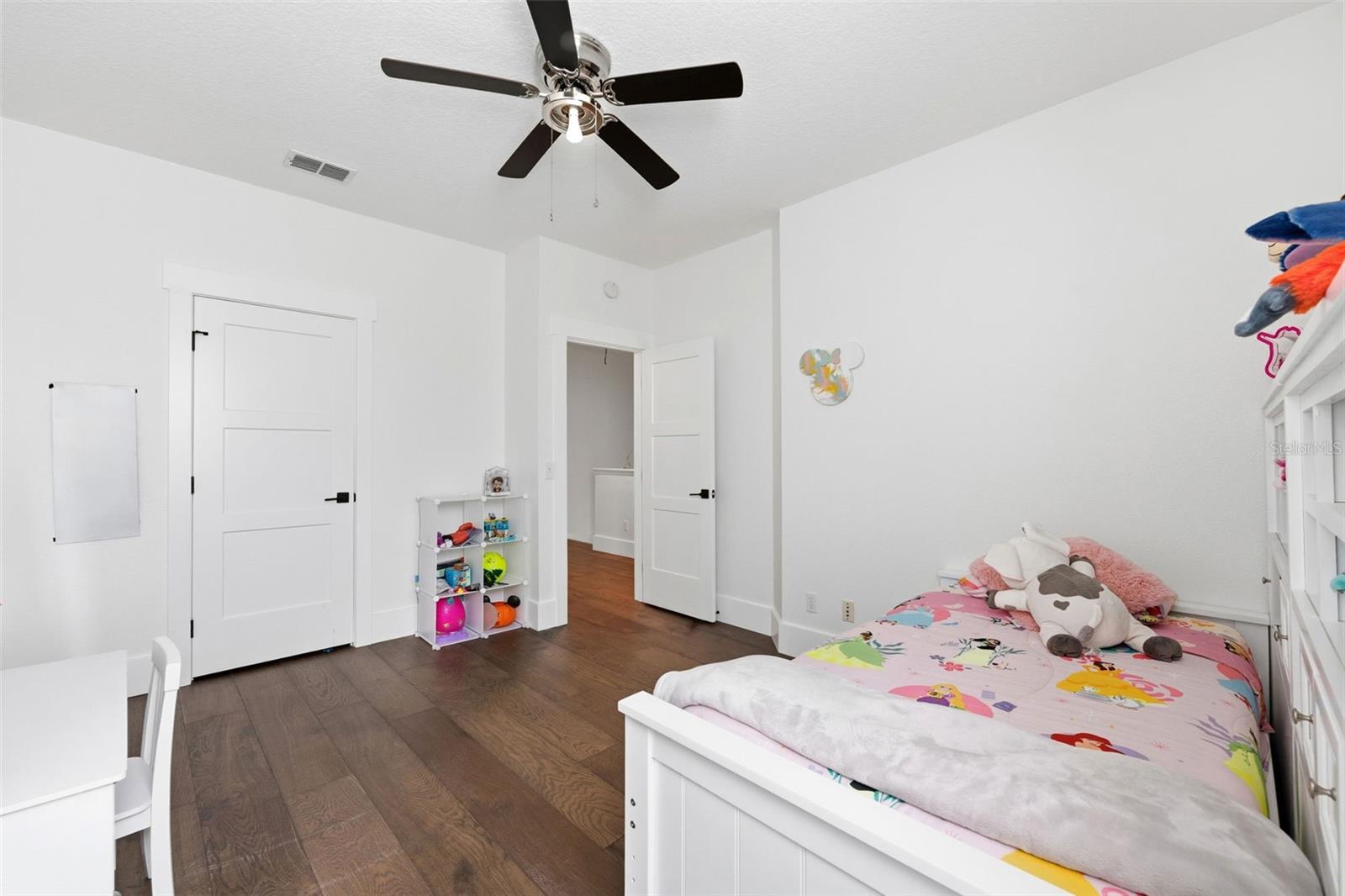 185 LONGVIEW AVE