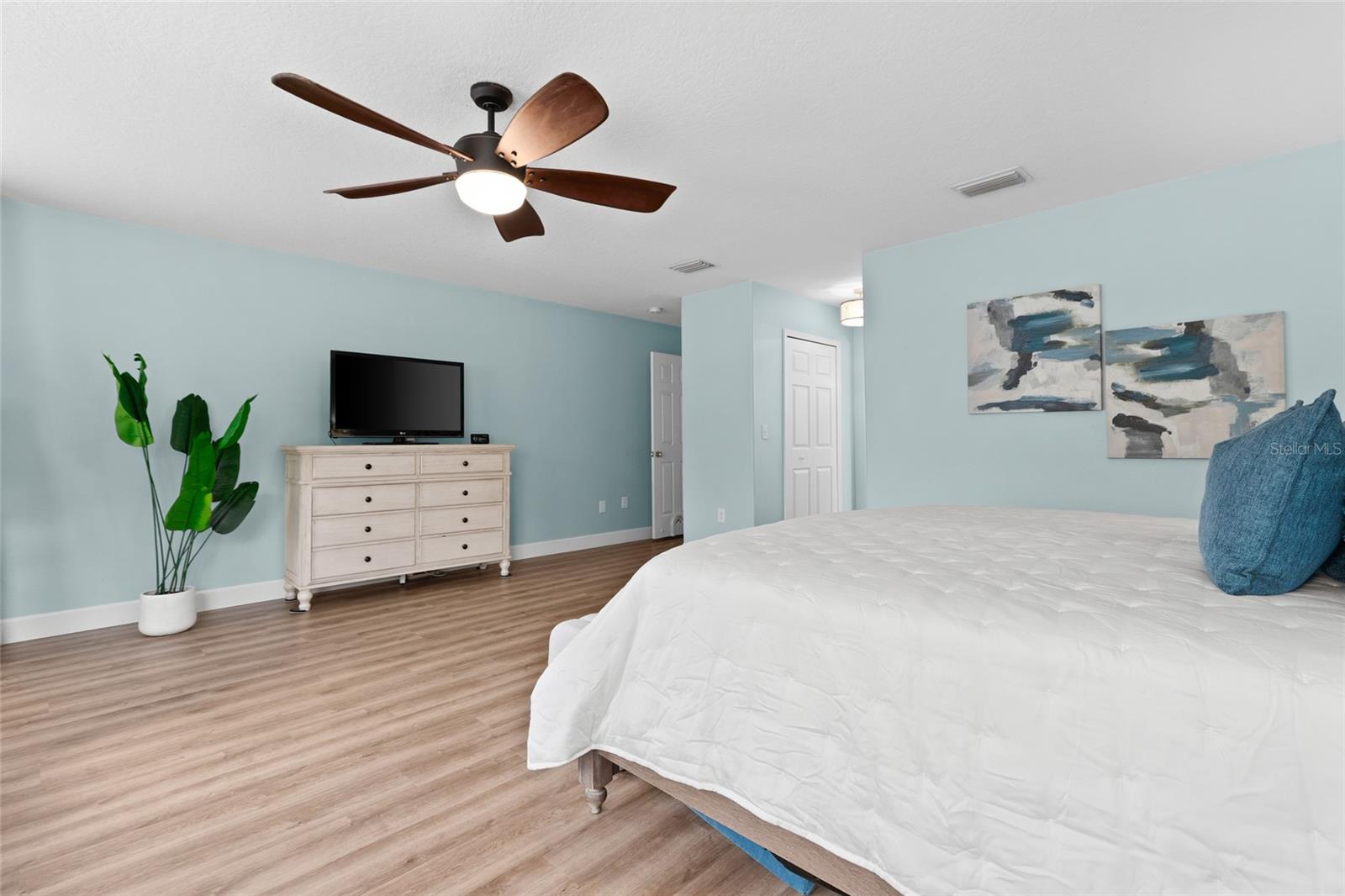 18923 FISHERMANS BEND DR
