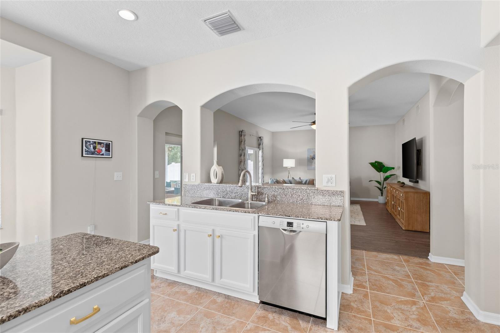 18923 FISHERMANS BEND DR