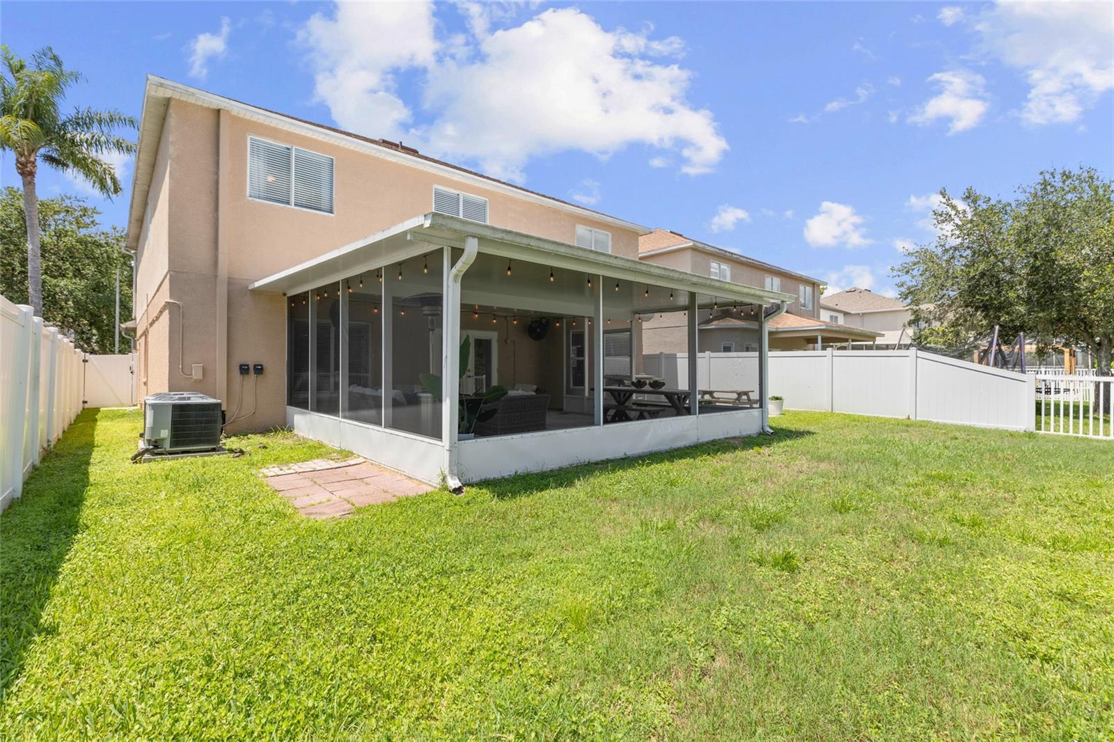 18923 FISHERMANS BEND DR