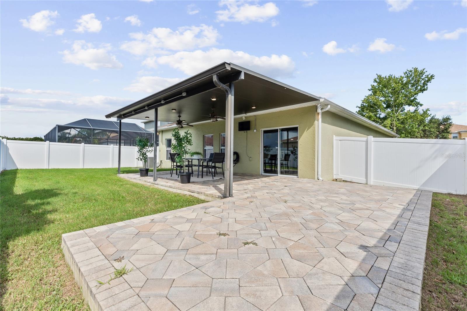 2719 CYPRESS BOWL RD
