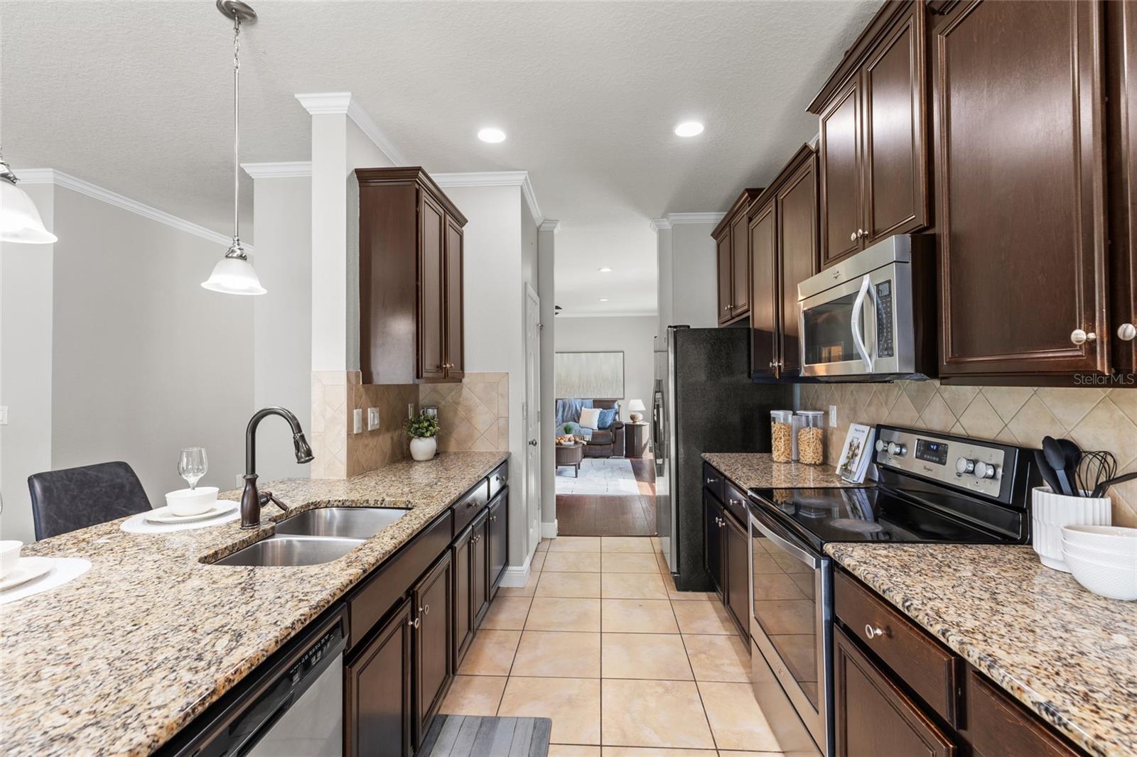 2719 CYPRESS BOWL RD