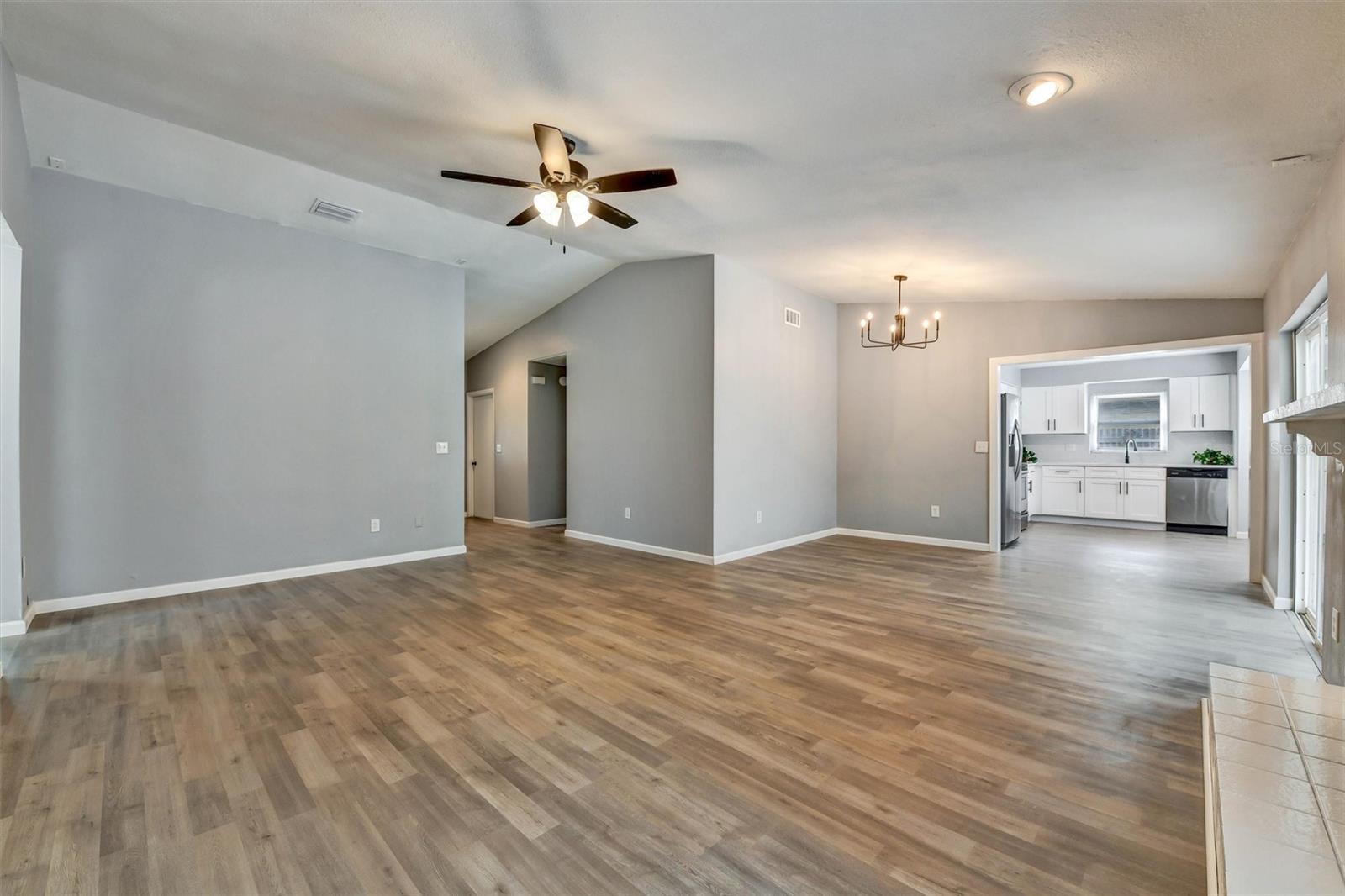 4914 OAKSHIRE DR