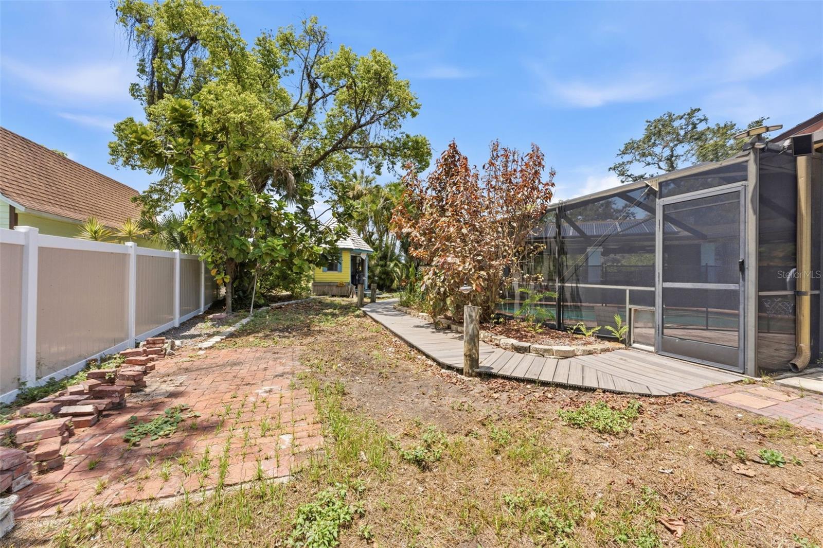 670 SPARROW AVE