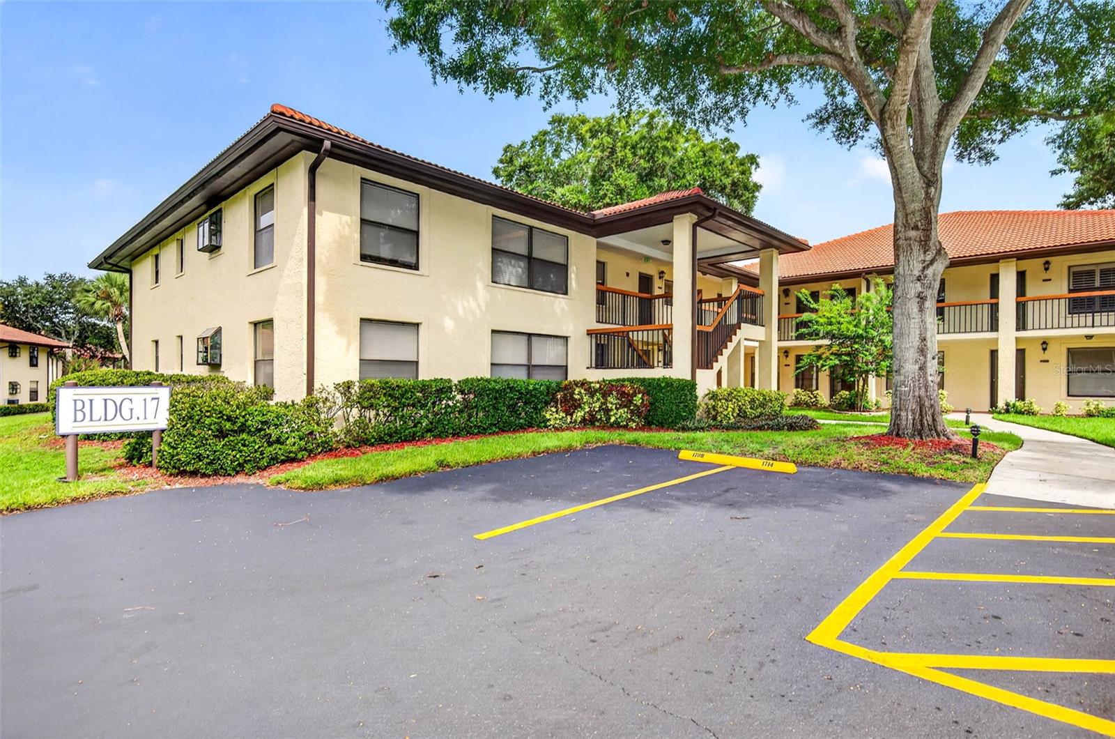1709 HAMMOCK PINE BLVD #1709