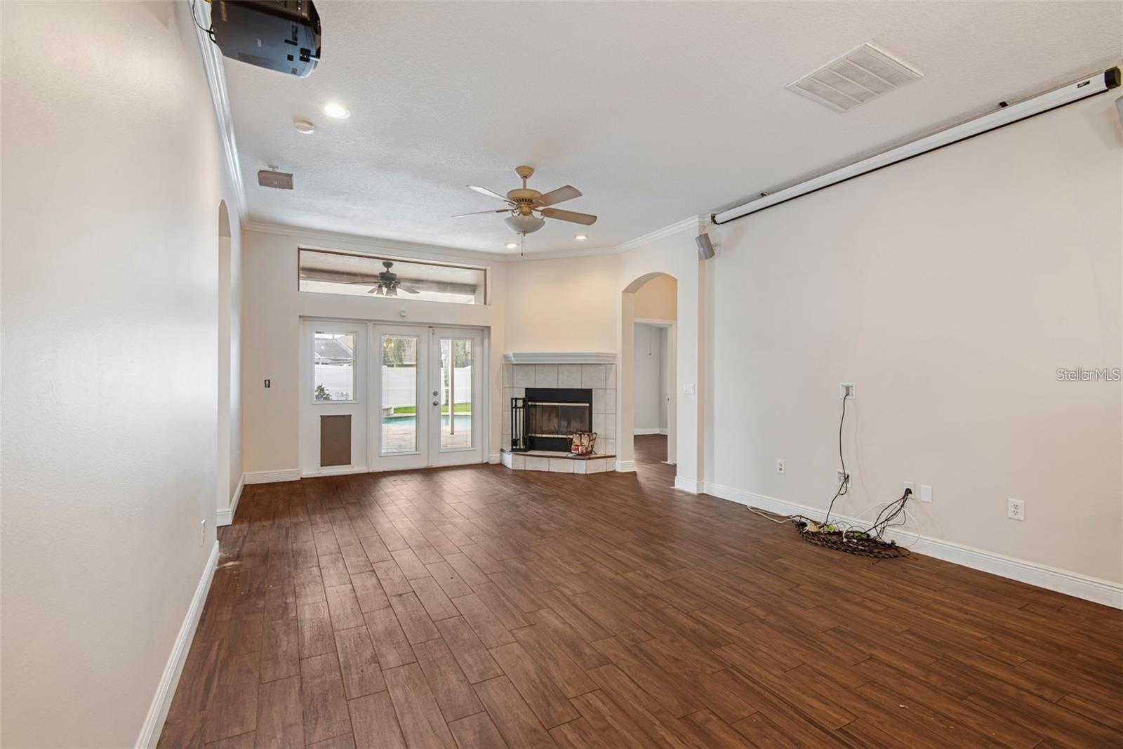 4007 HARBOR LAKE DR