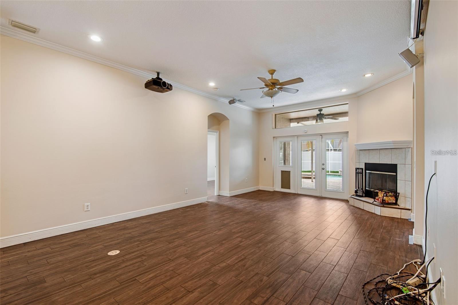 4007 HARBOR LAKE DR