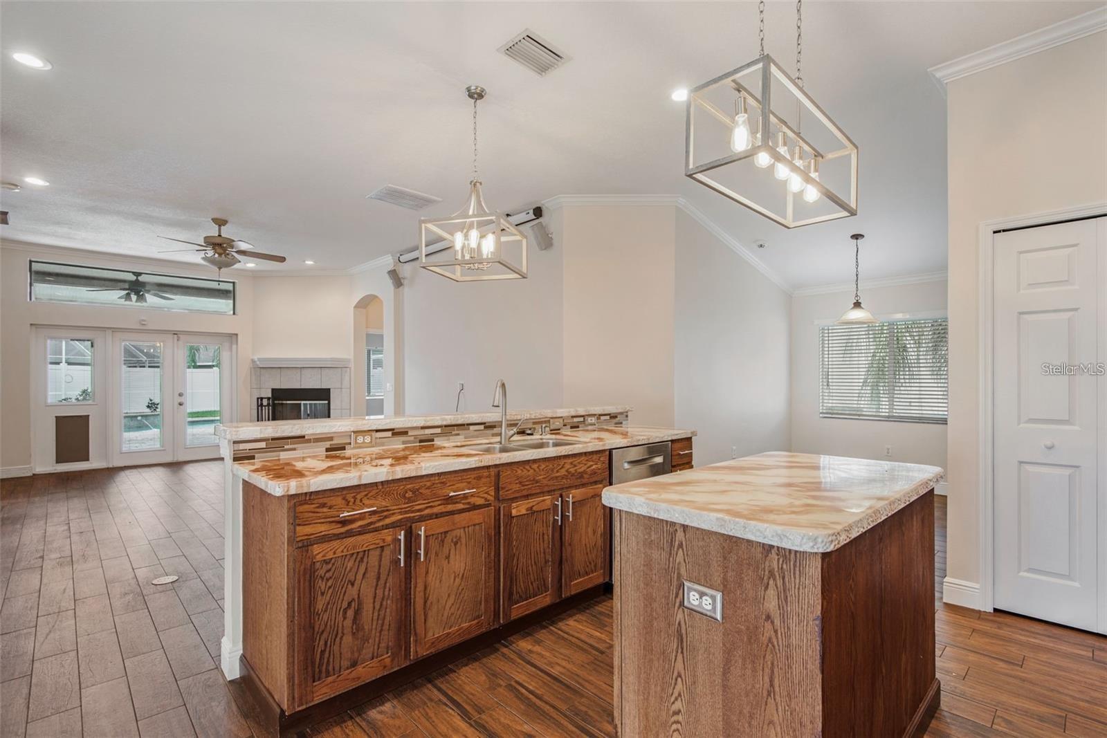 4007 HARBOR LAKE DR