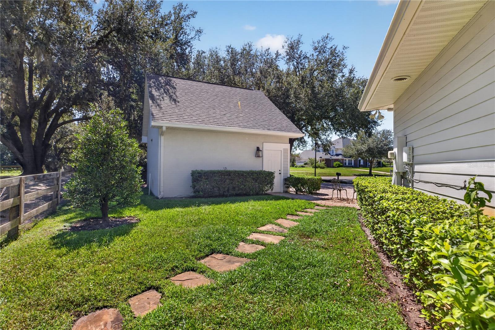 19601 EAGLE CREST DR