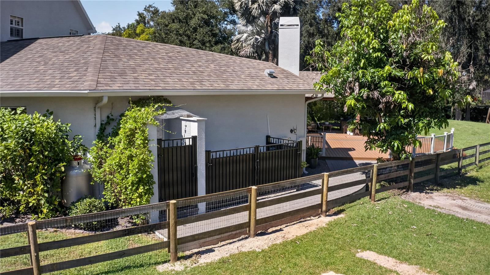 19601 EAGLE CREST DR