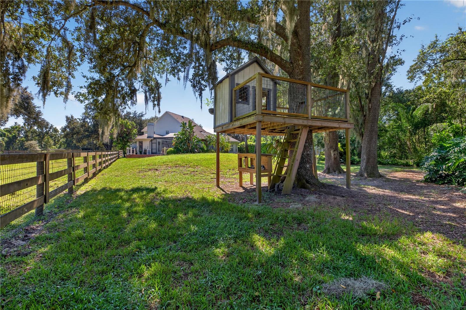 19601 EAGLE CREST DR