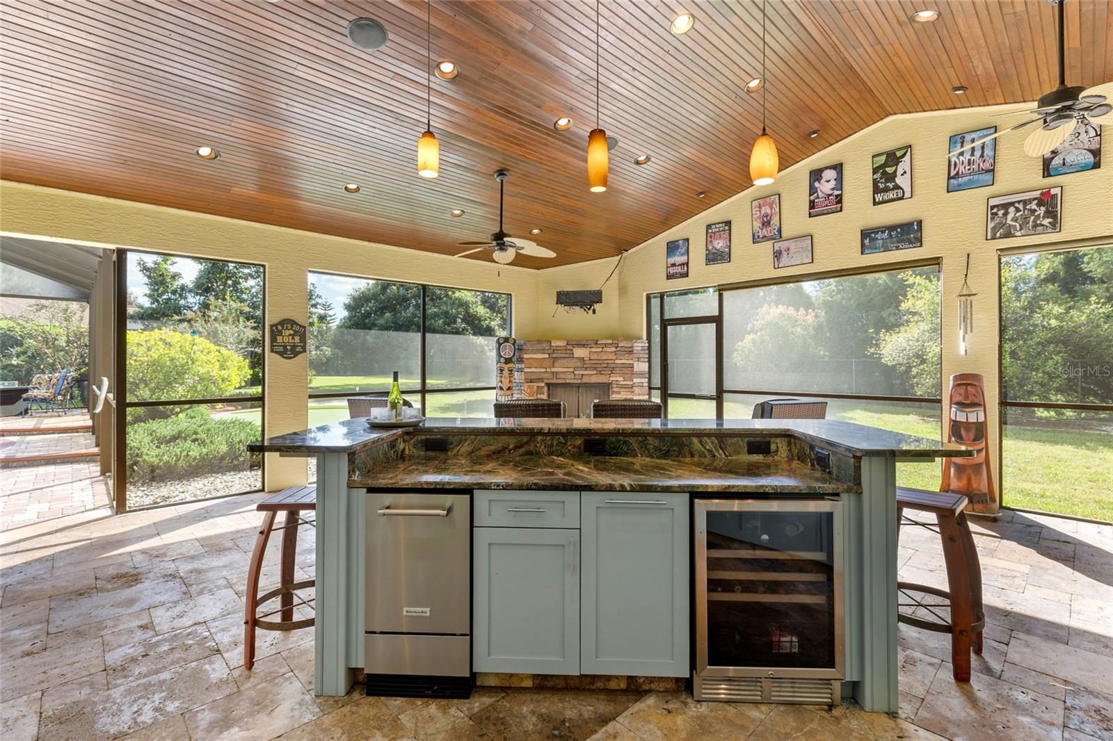 19614 EAGLE CREST DR