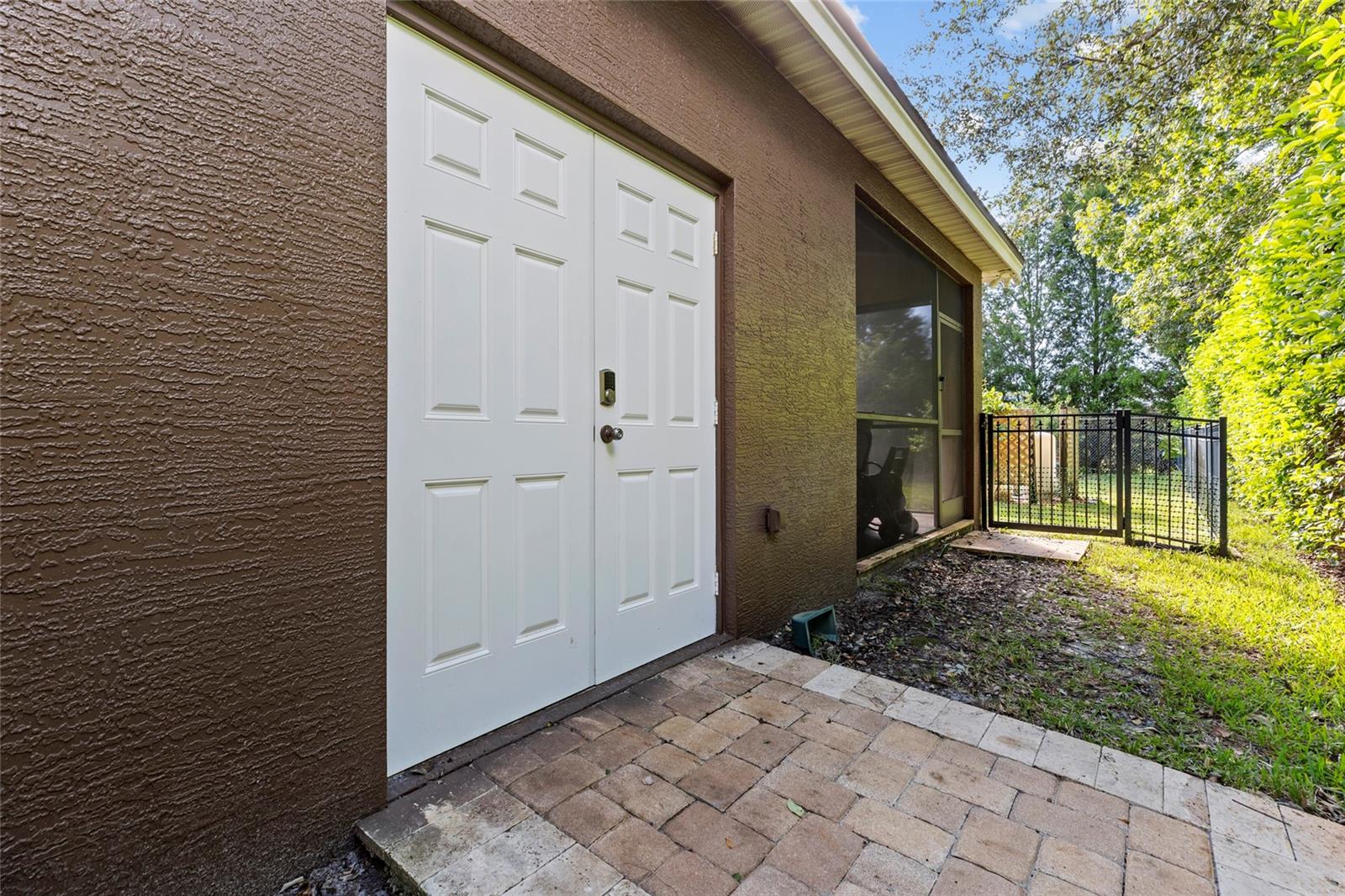 19614 EAGLE CREST DR