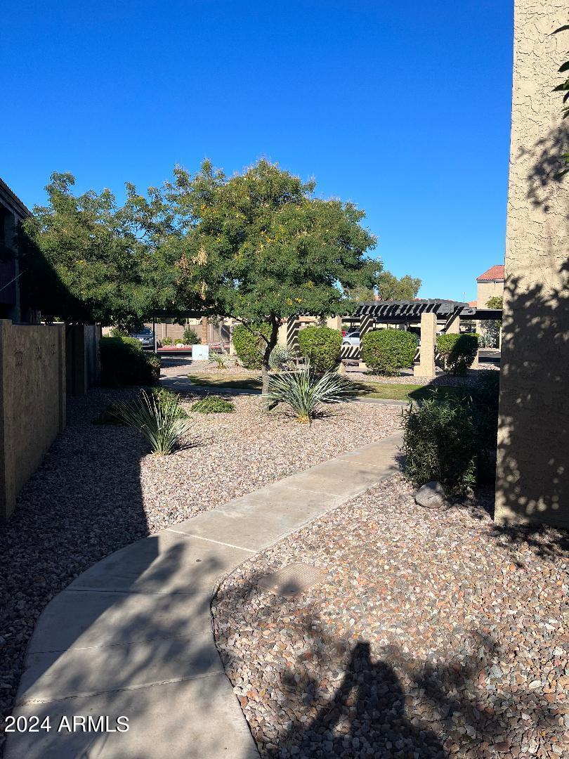 1730 W EMELITA Avenue, 1101