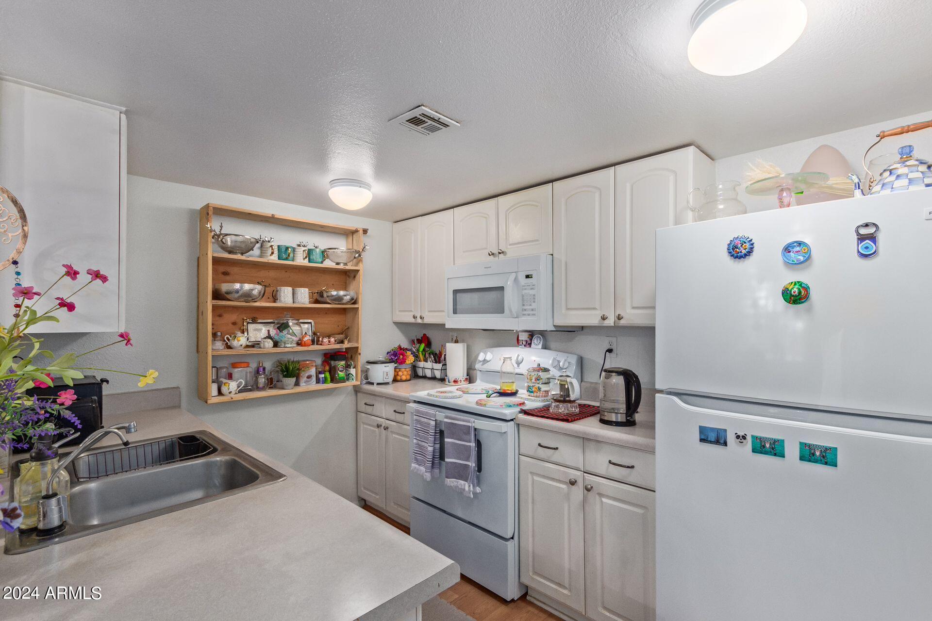 1730 W EMELITA Avenue, 1101