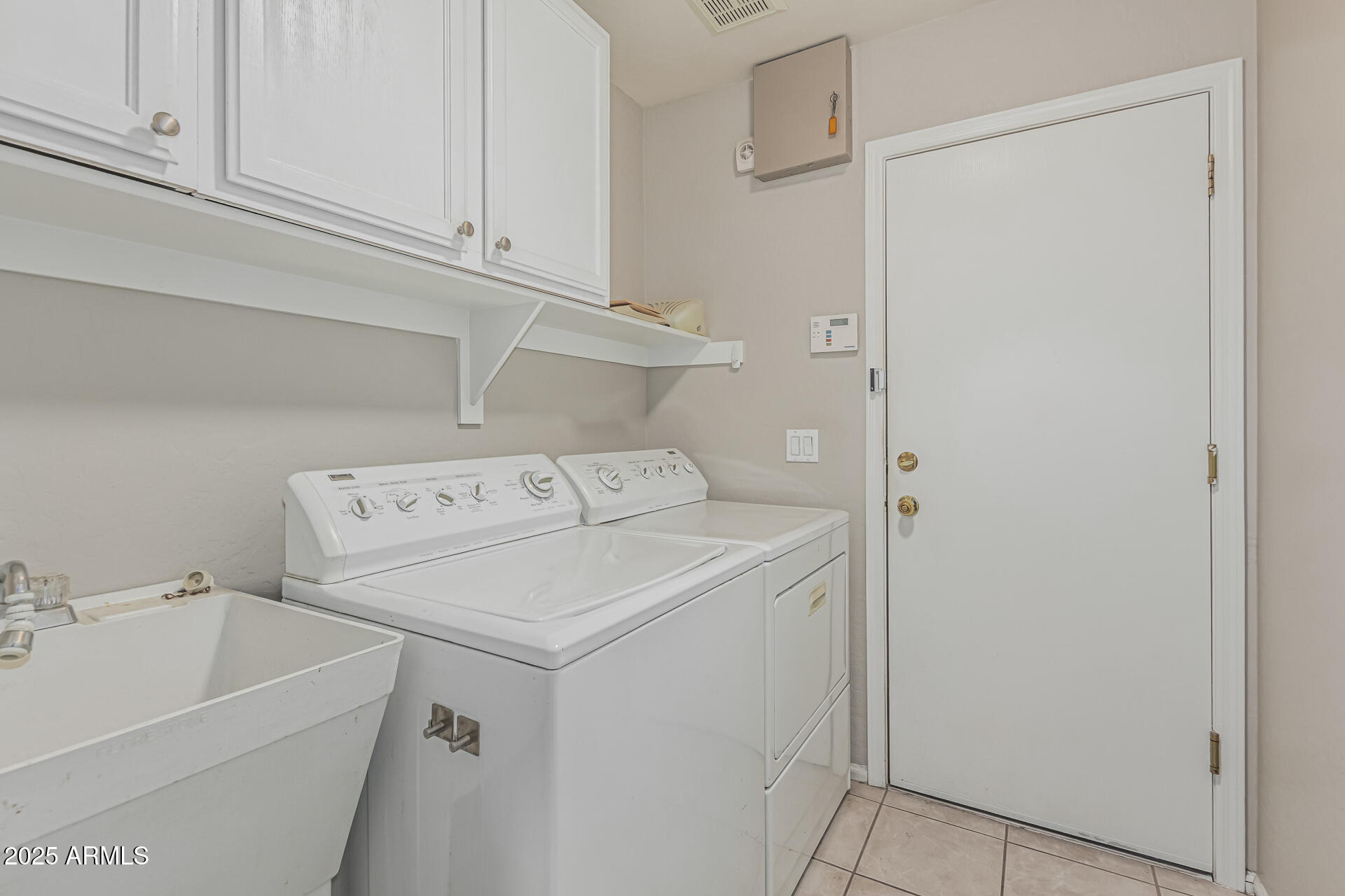 7130 E LAGUNA AZUL Avenue