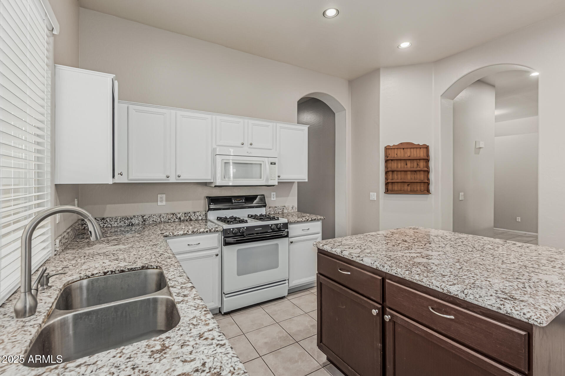 7130 E LAGUNA AZUL Avenue