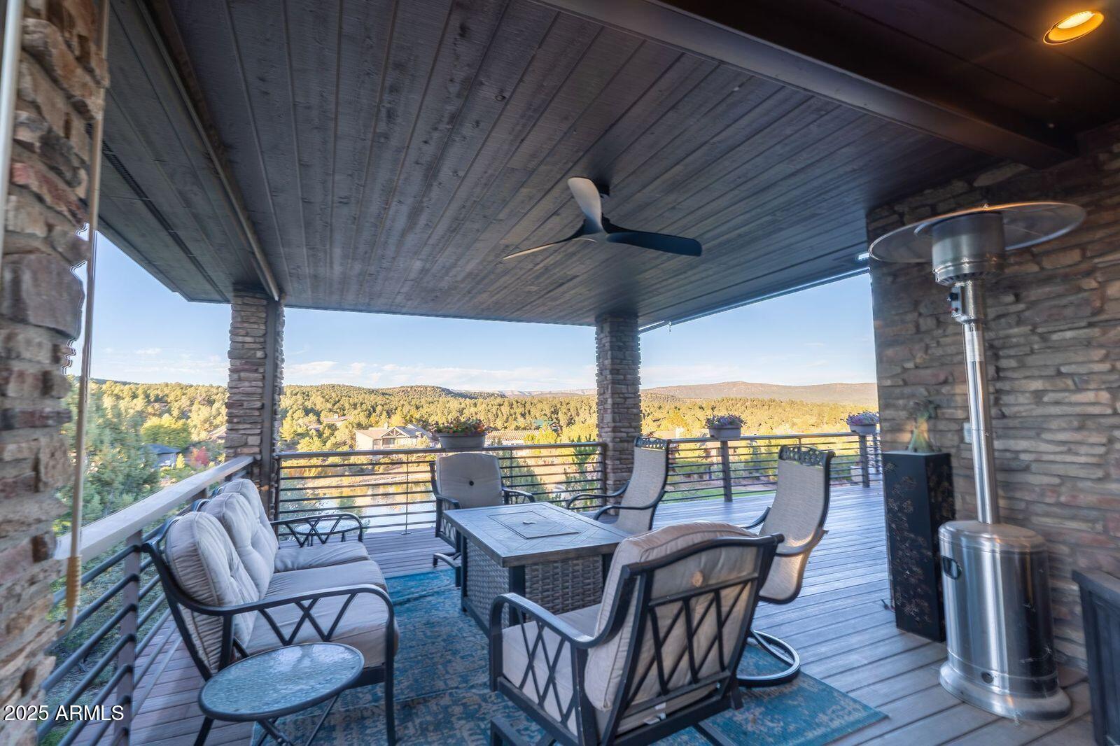 2702 E WILD ROSE Circle