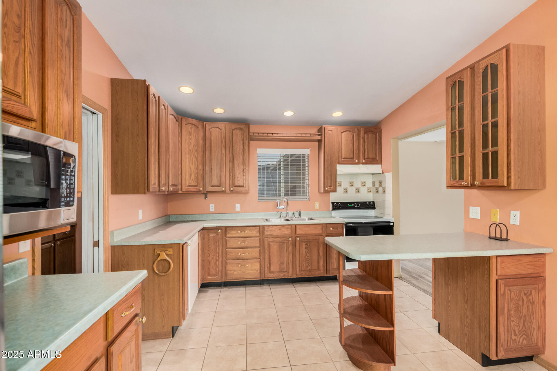 144 PERETZ Circle
