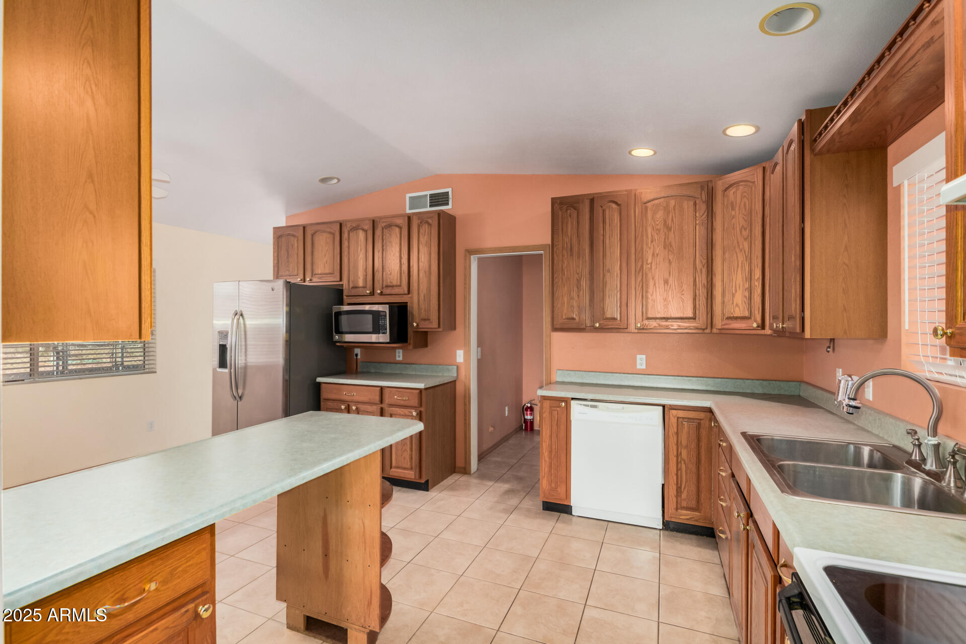 144 PERETZ Circle