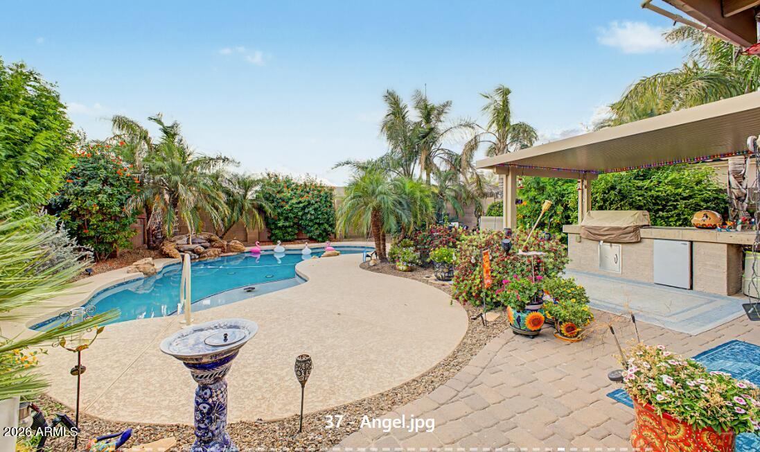 2803 W ANGEL Way