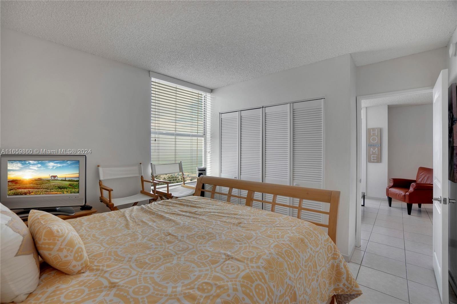 2899 Collins Ave # 1523