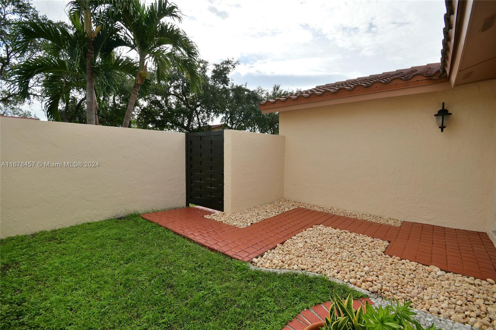9014 SW 150th Ave