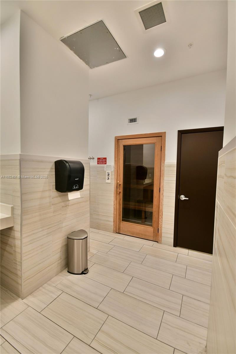 2080 S Ocean Dr # 1610