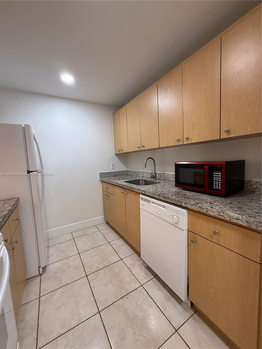 14421 N Kendall Dr # 208M