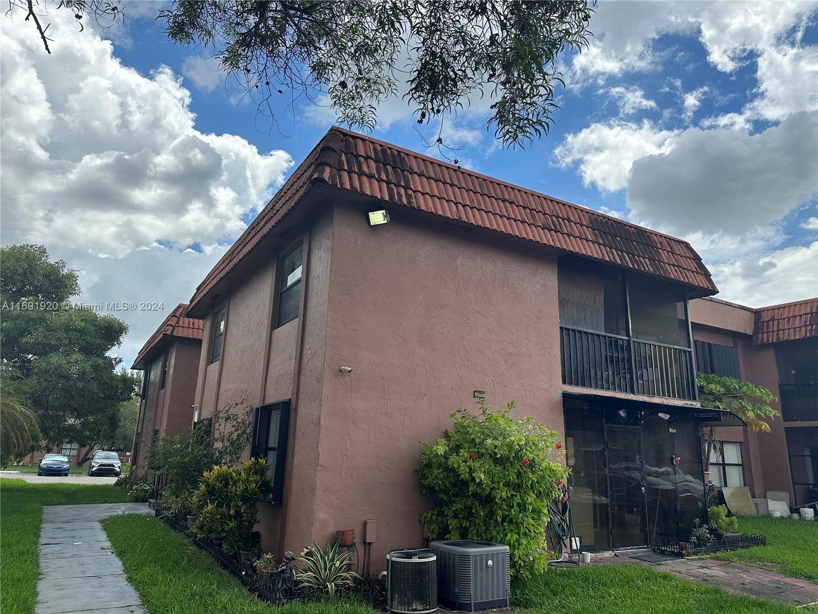 6480 W 27th Ct # 54 Unit: 14-54