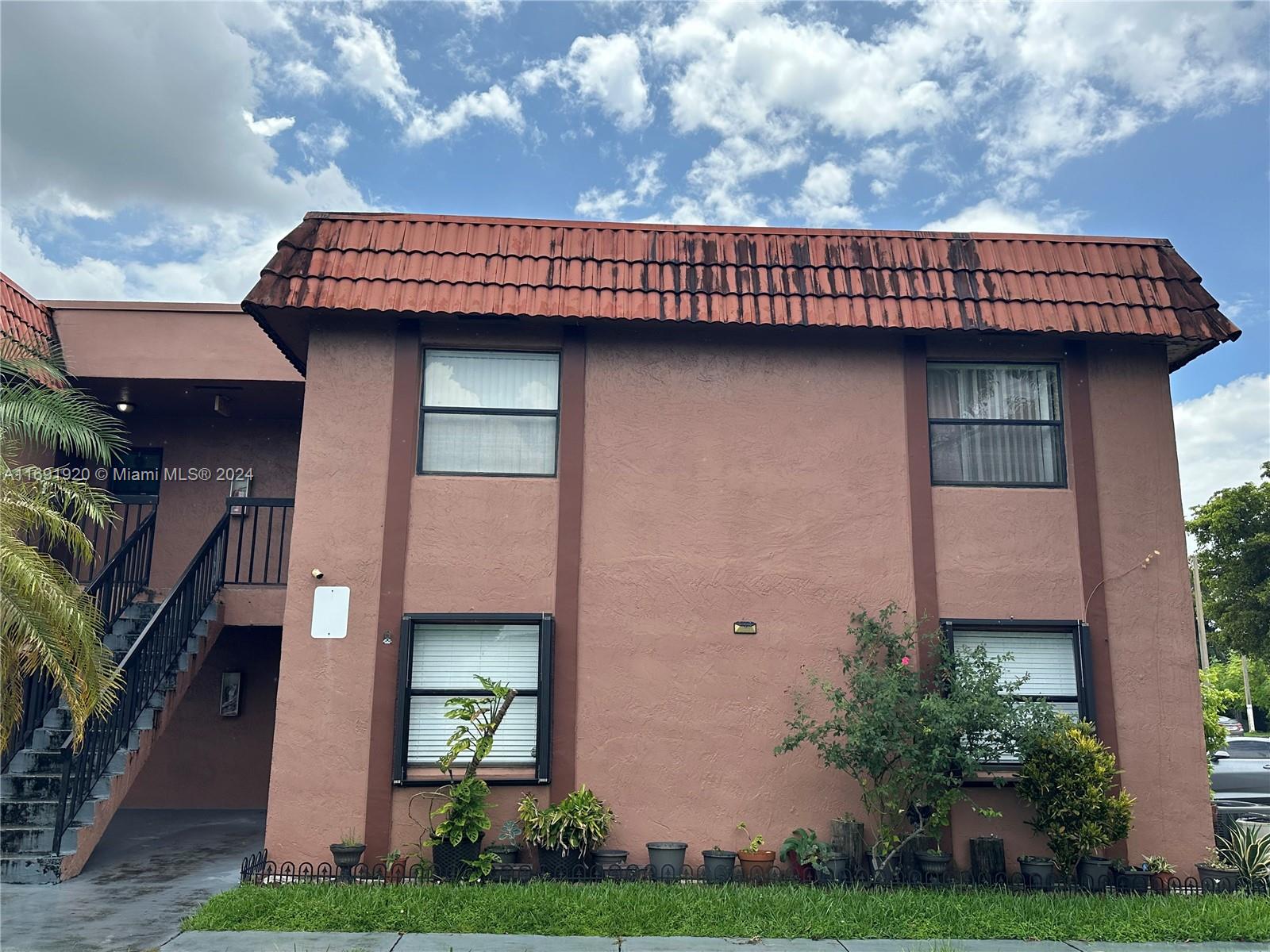 6480 W 27th Ct # 54 Unit: 14-54