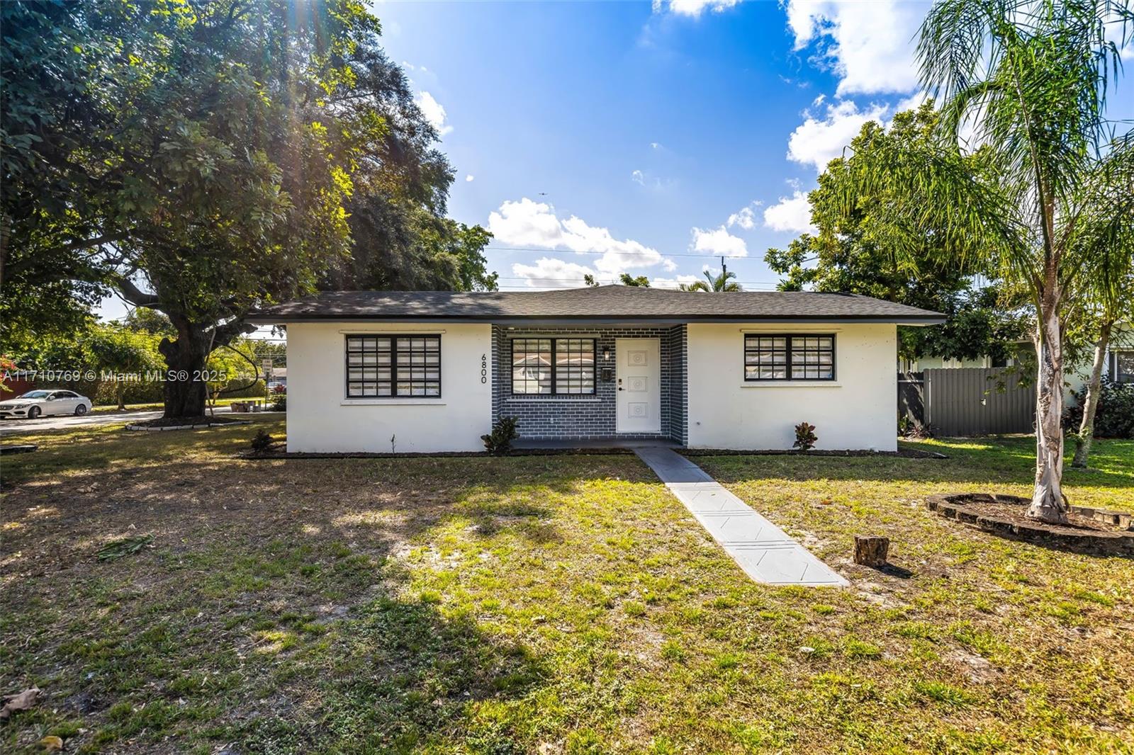 6800 SW 10th Ct # 0