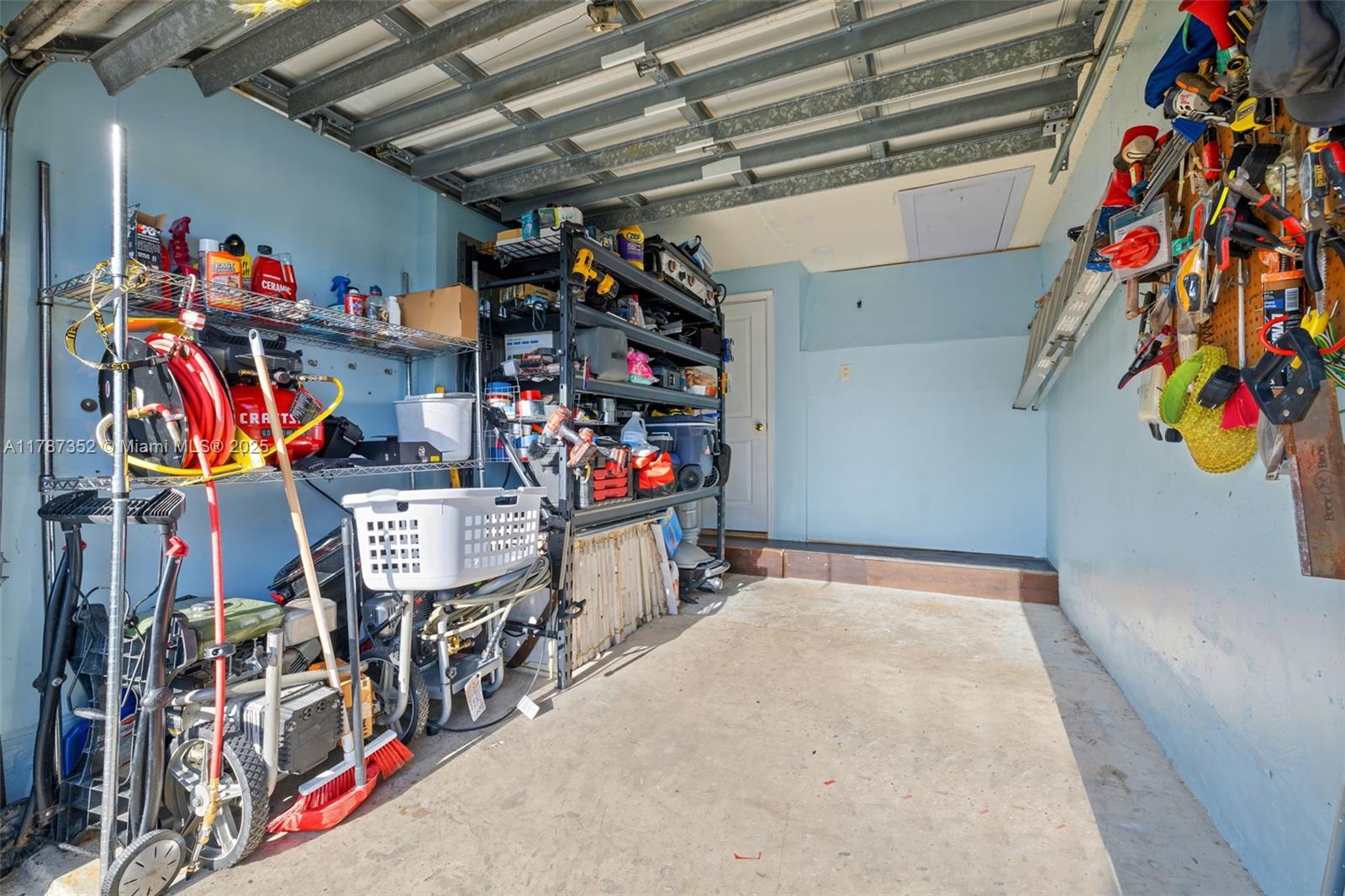 1751 SW 116th Way