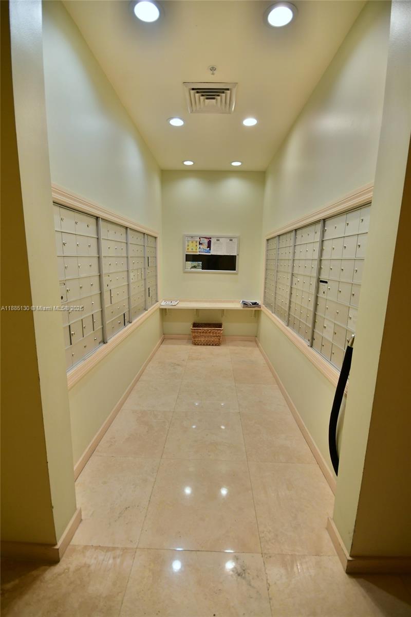 2080 S Ocean Dr # 1111