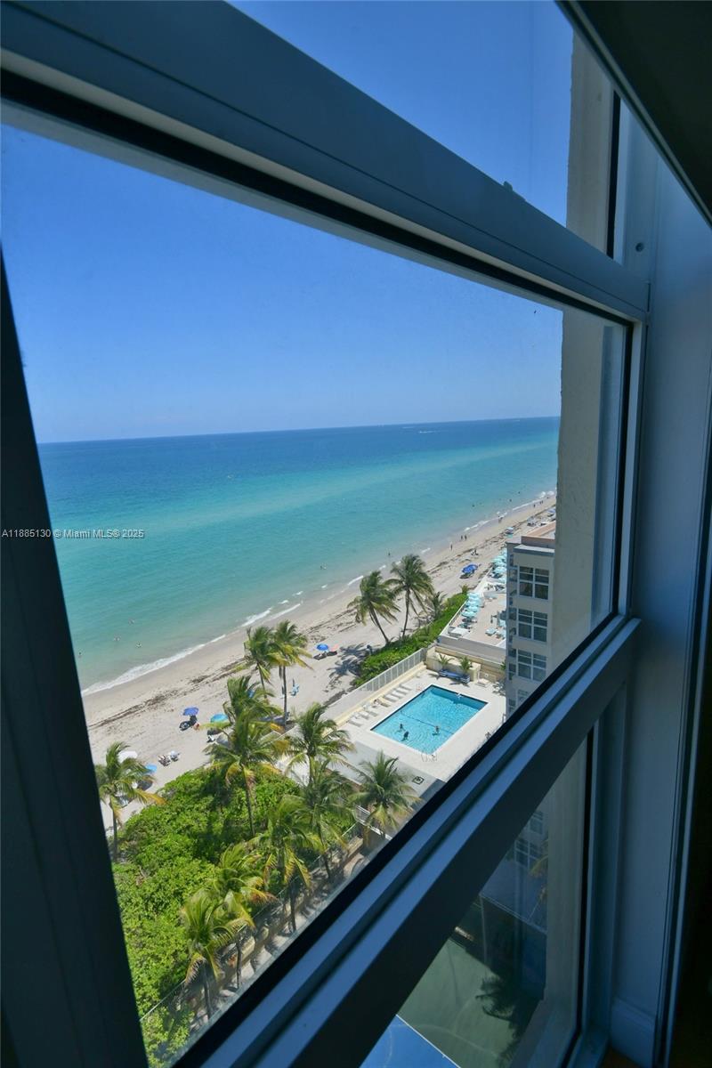 2080 S Ocean Dr # 1111