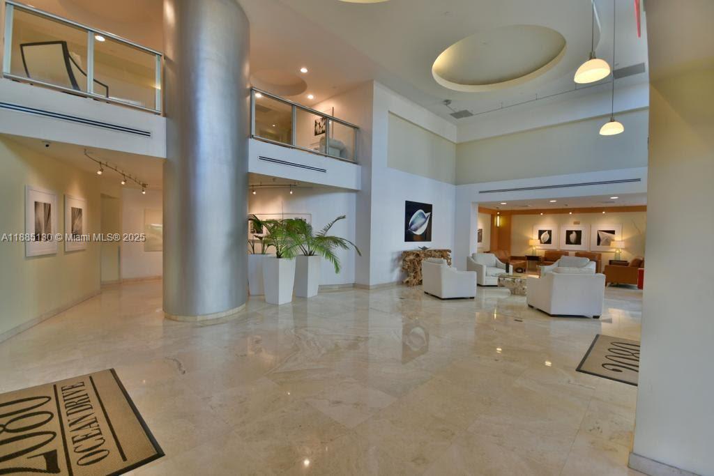 2080 S Ocean Dr # 1111