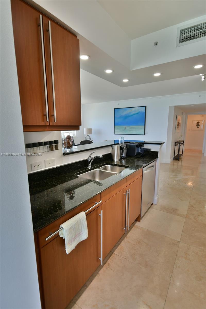 2080 S Ocean Dr # 1111