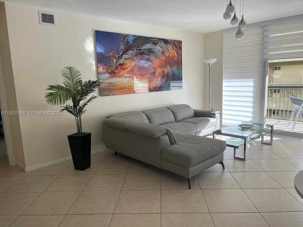 2080 S Ocean Dr # 303