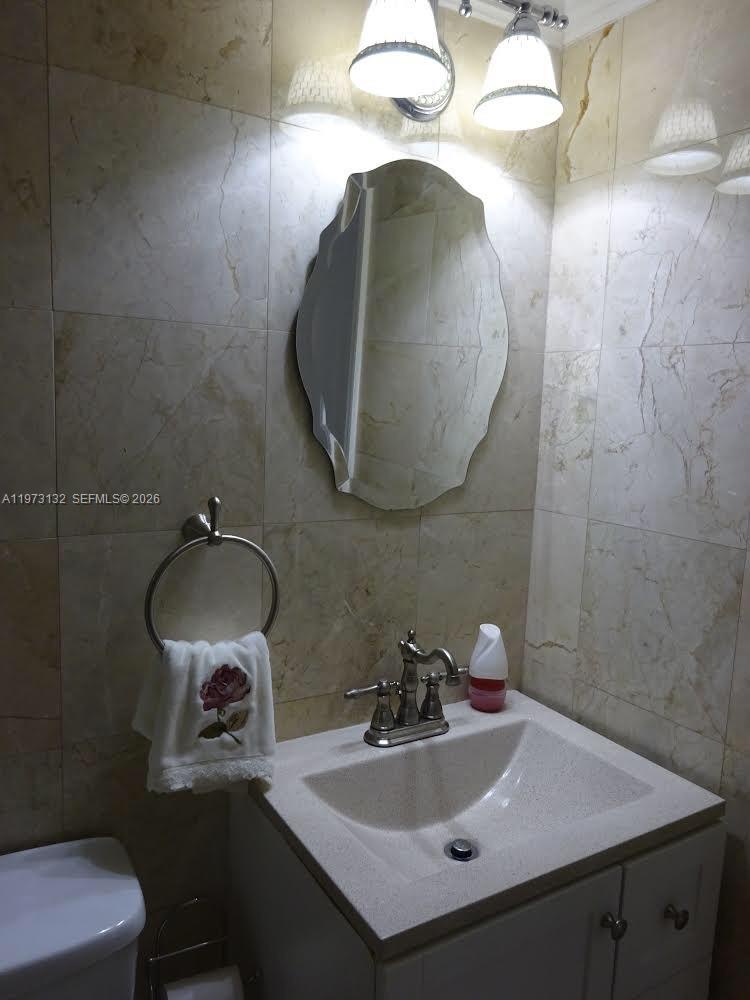 11 SW 52nd Ave # 3C