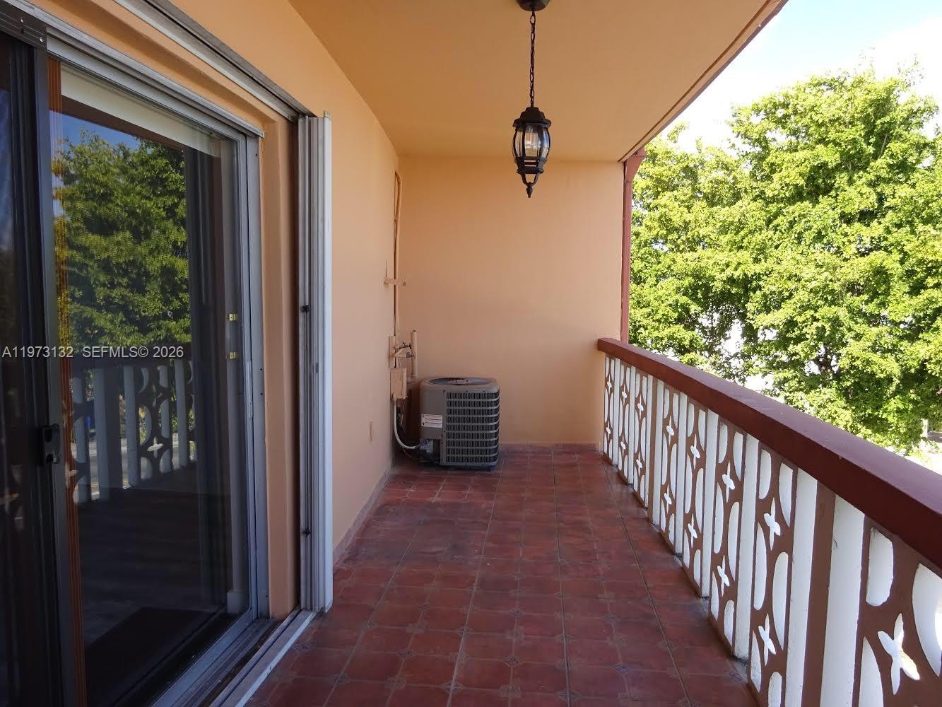 11 SW 52nd Ave # 3C