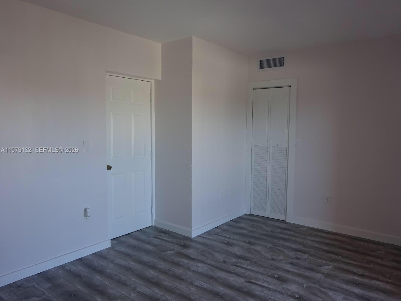 11 SW 52nd Ave # 3C
