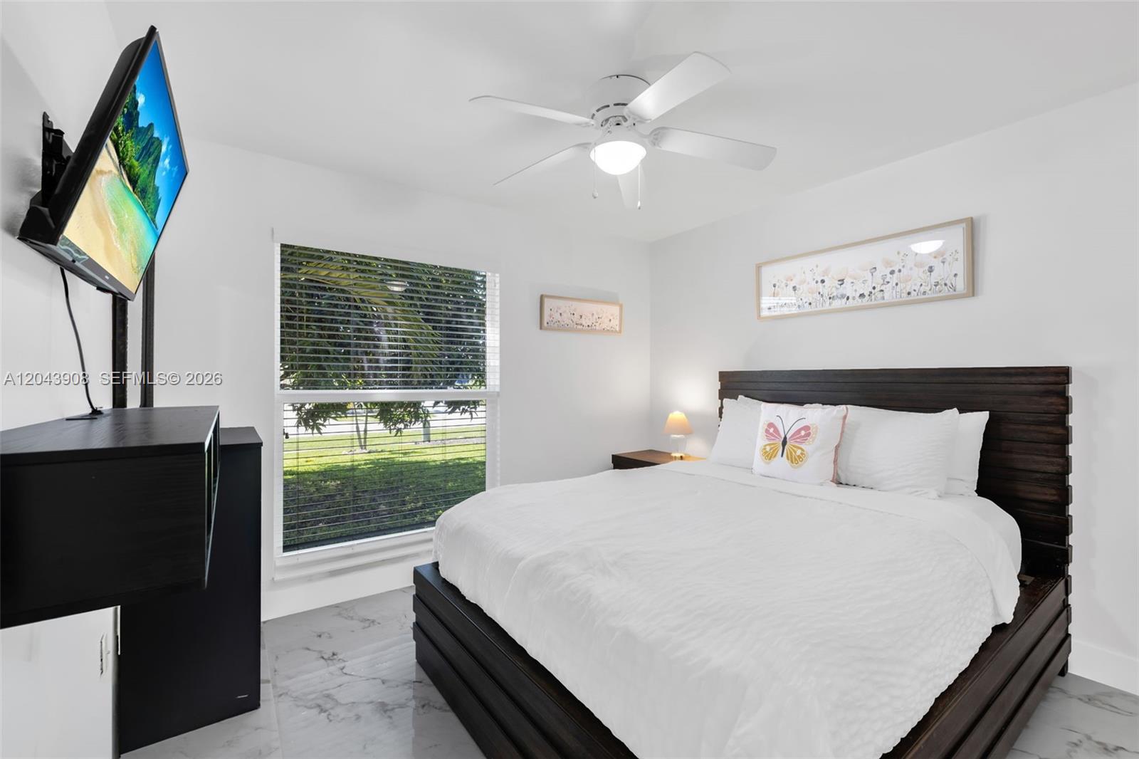 1318 Bayport Ave