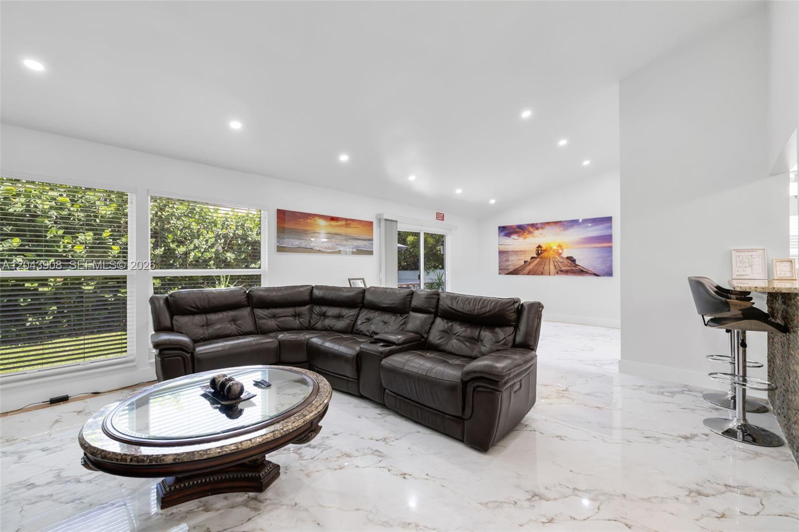 1318 Bayport Ave