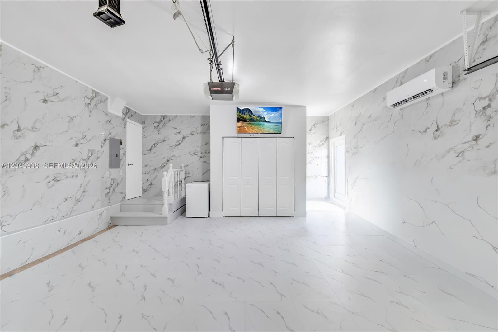1318 Bayport Ave