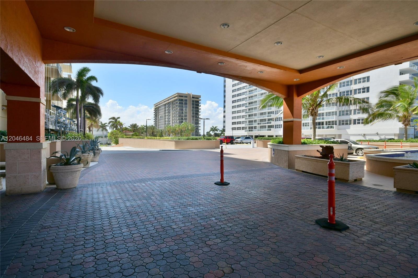 2080 S Ocean Dr # 1711
