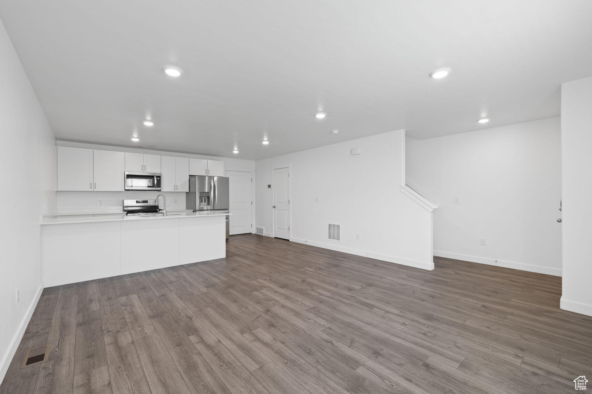 6302 N CAM CT