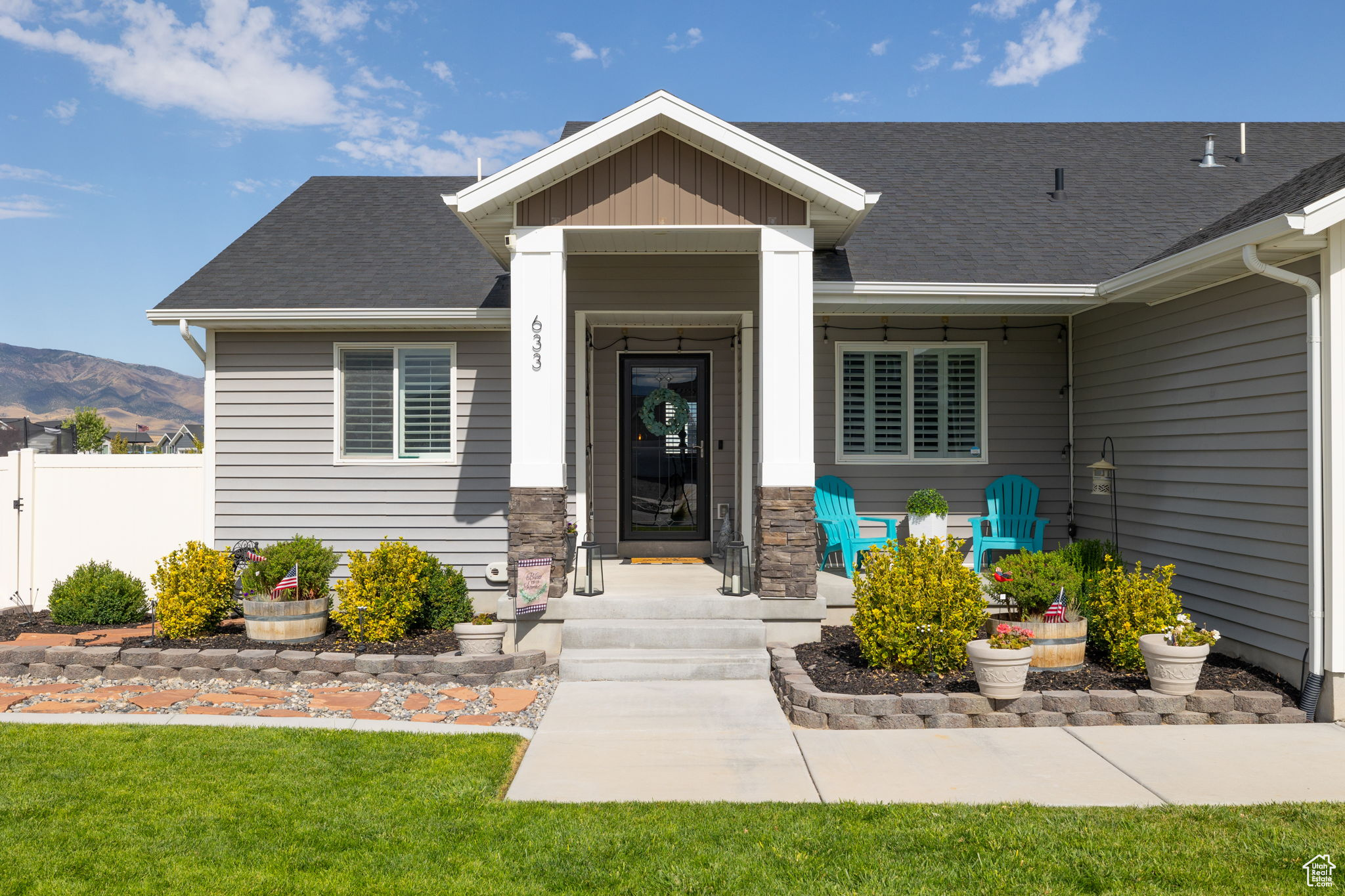 633 E MAXFIELD CT