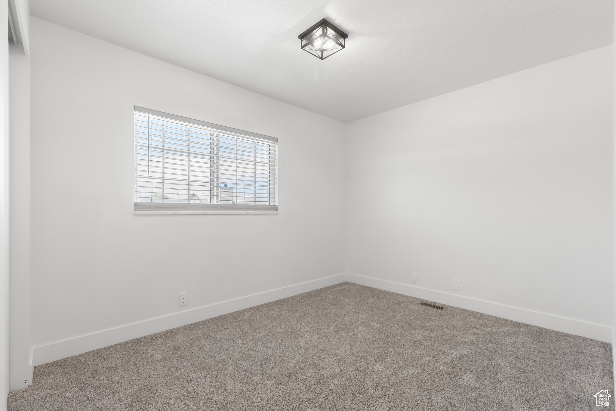 3045 S DALESEND DR