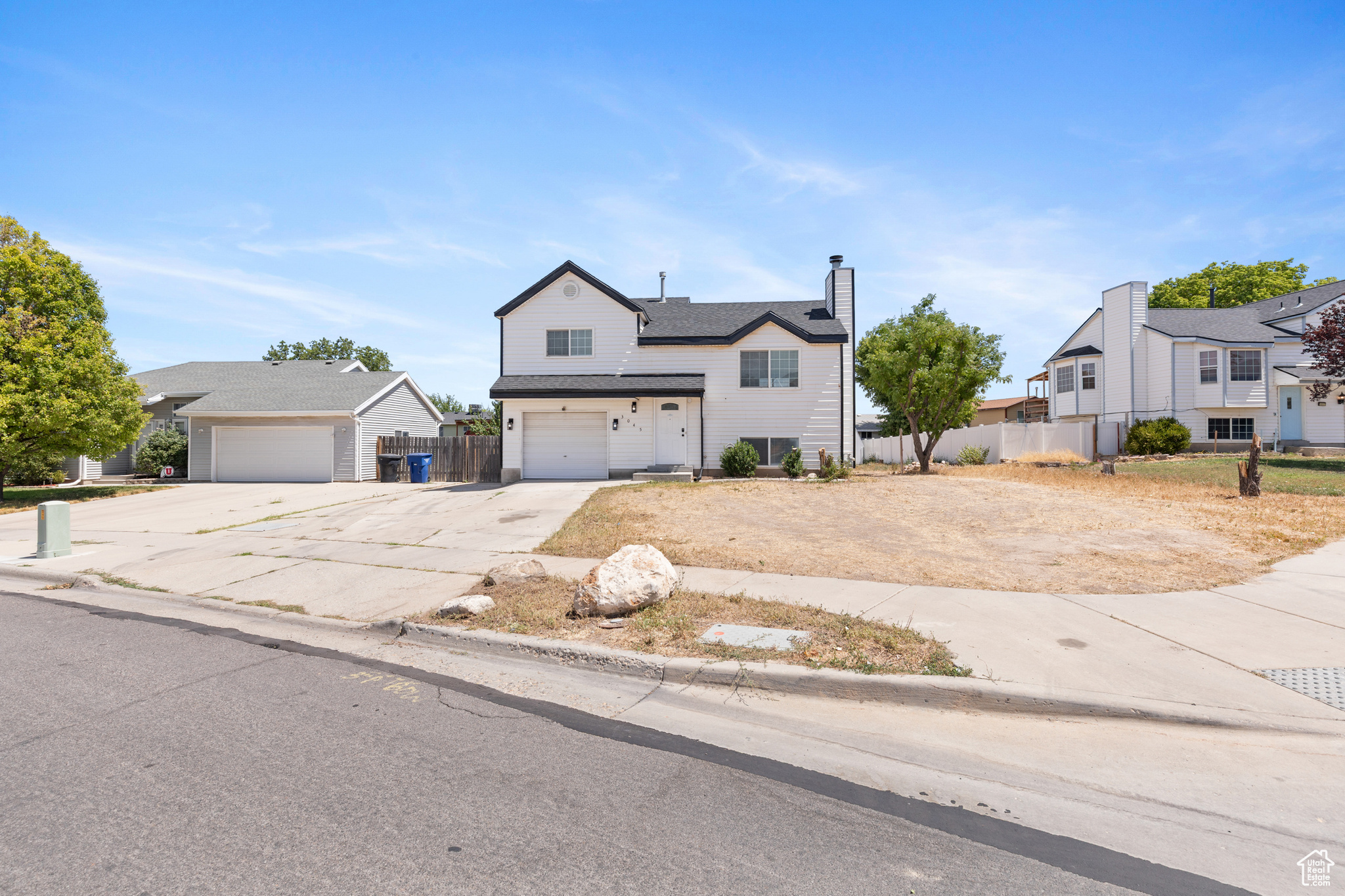 3045 S DALESEND DR