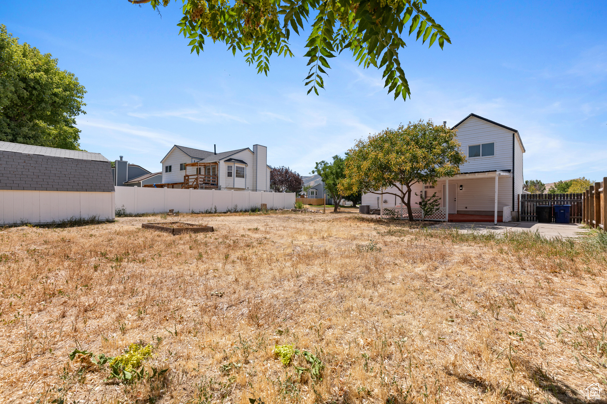 3045 S DALESEND DR